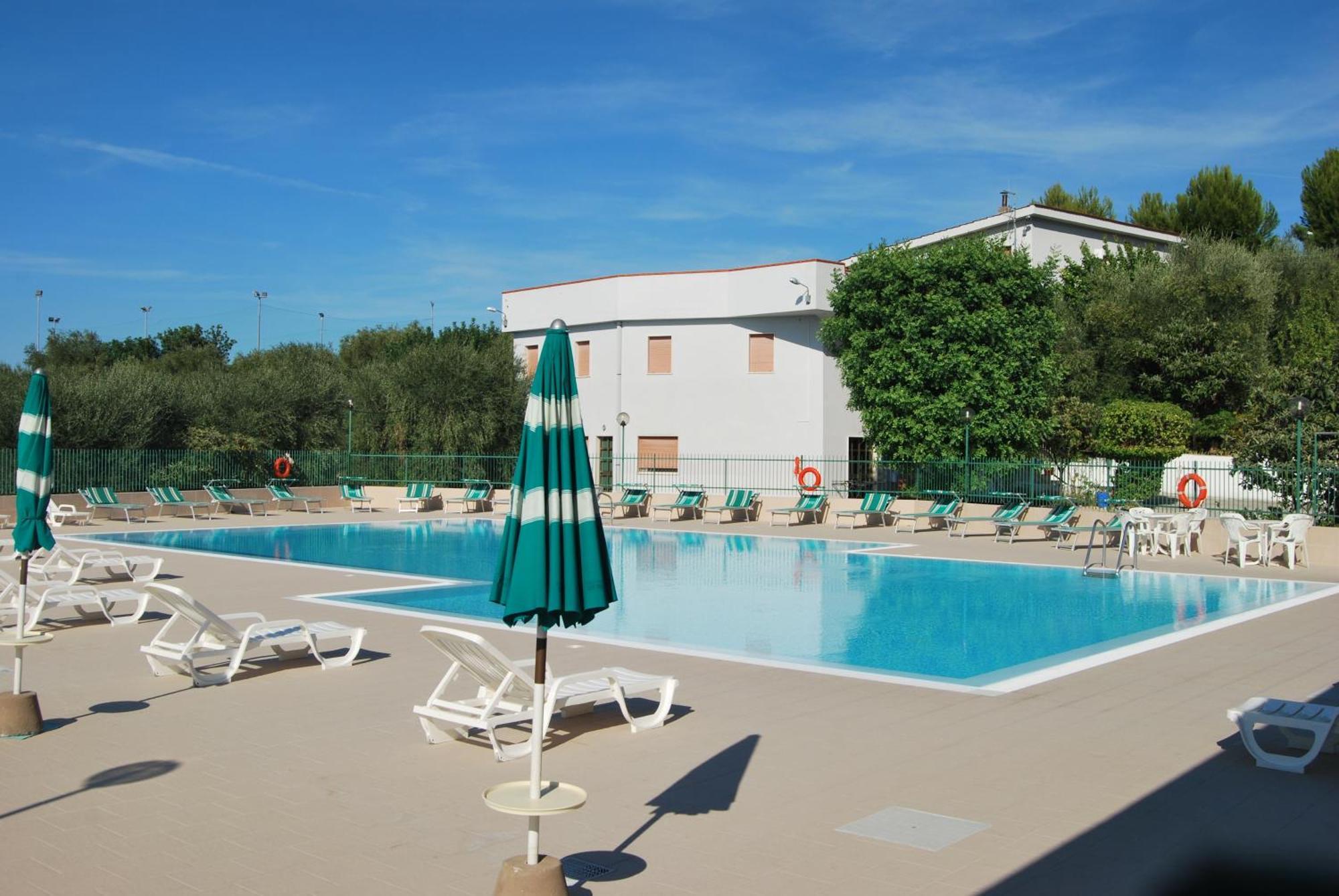 Albergo 2 Pini Rodi Garganico Extérieur photo
